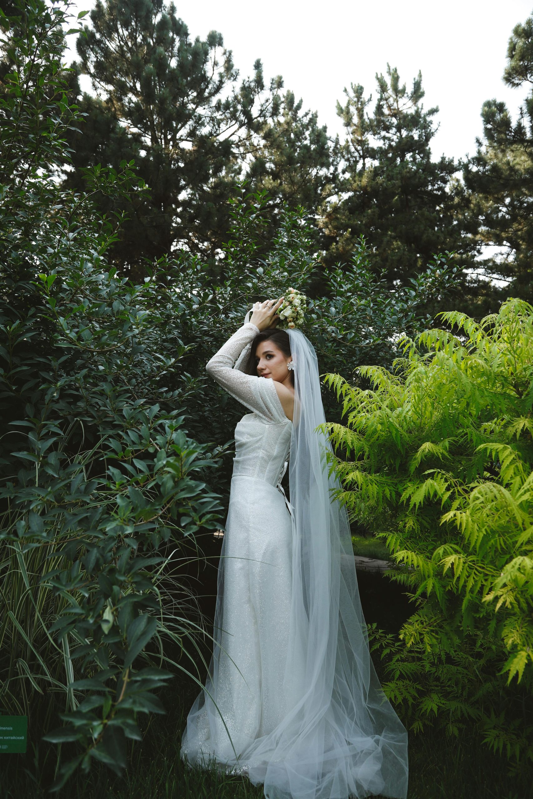 A Glamorous Guide to Captivating Engagement Outfits